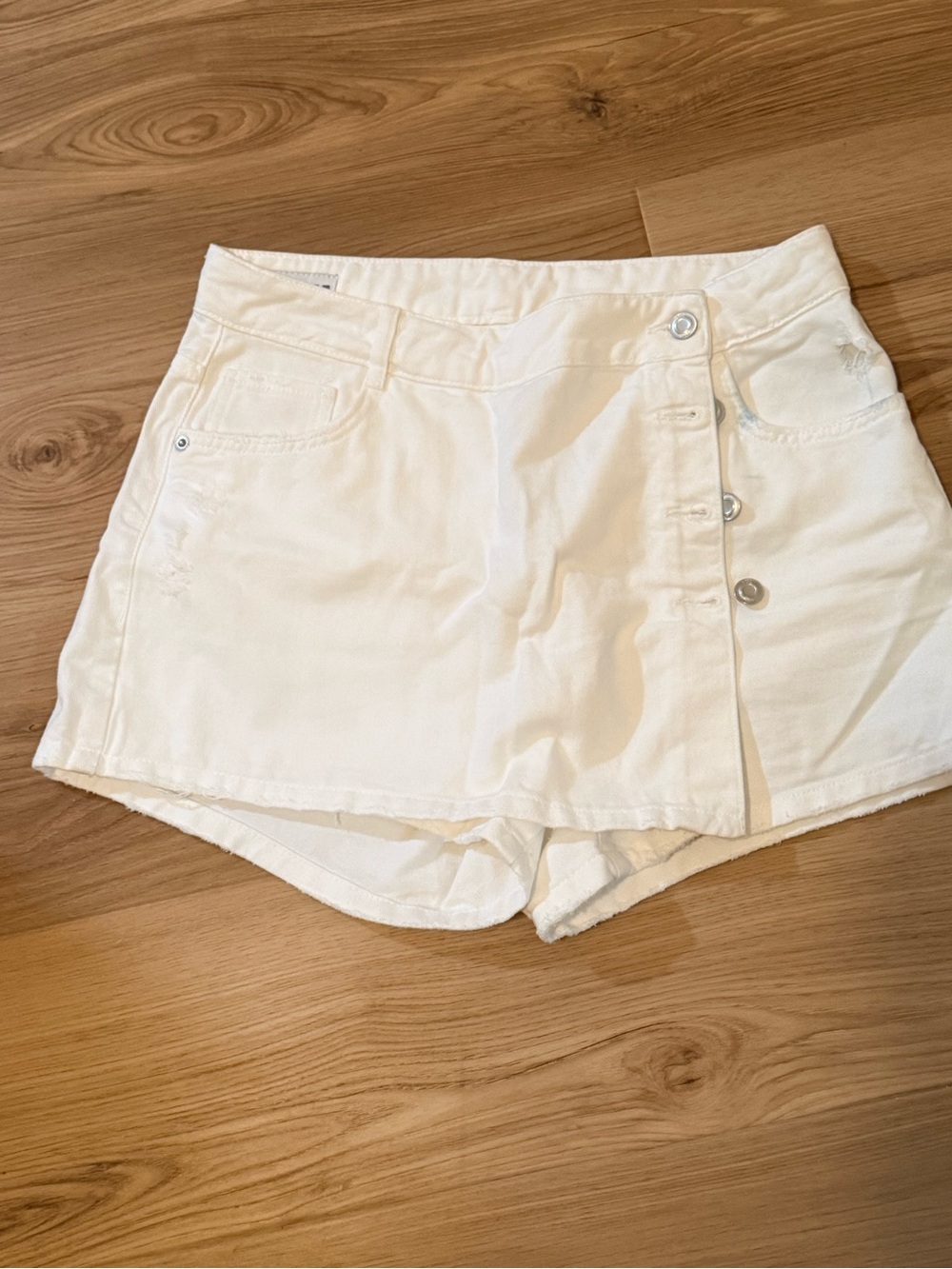 Zara White Button-Front Skort